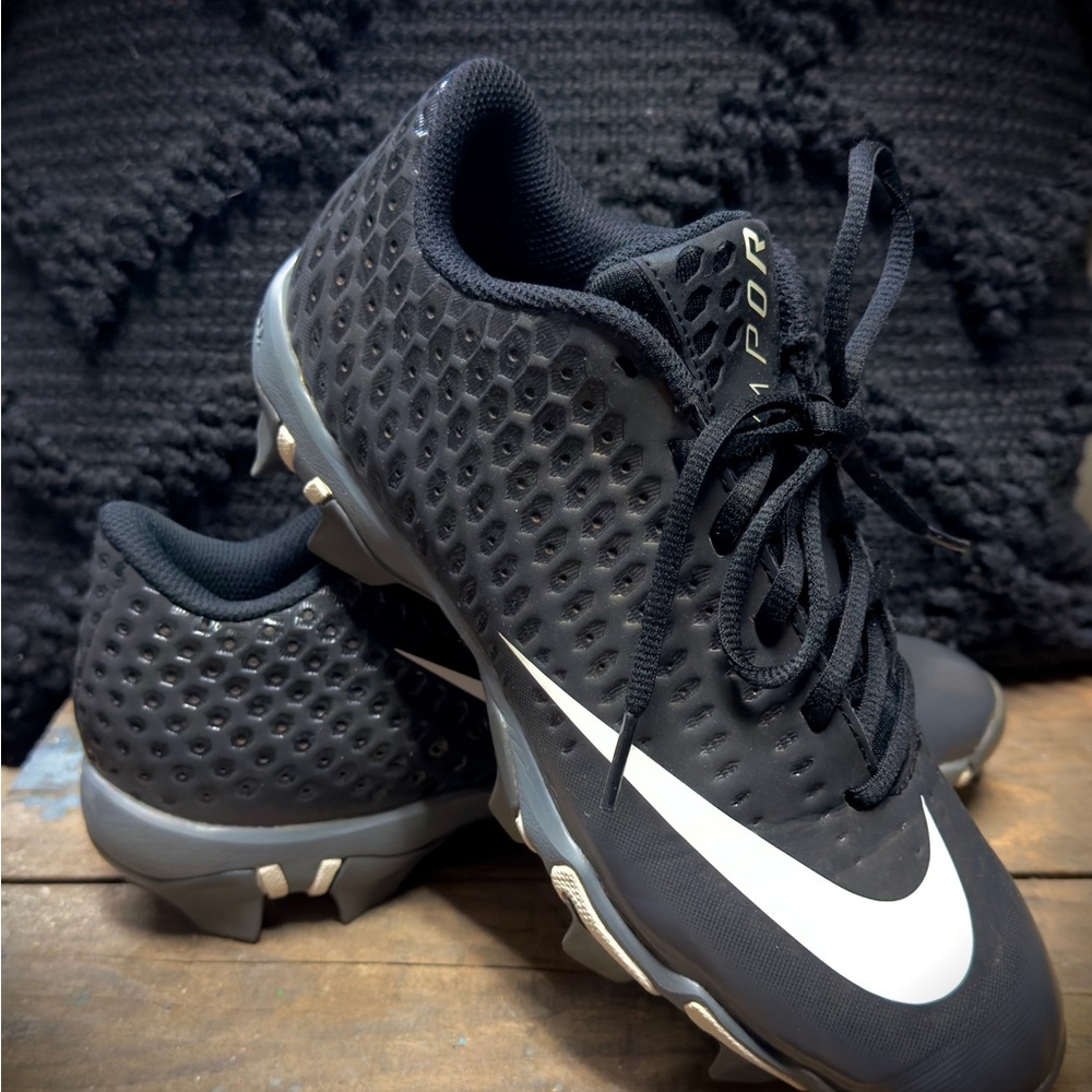 Nike Men’s Black Athletic Cleats with White Swoosh